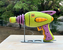 Load image into Gallery viewer, Raygun - Green
